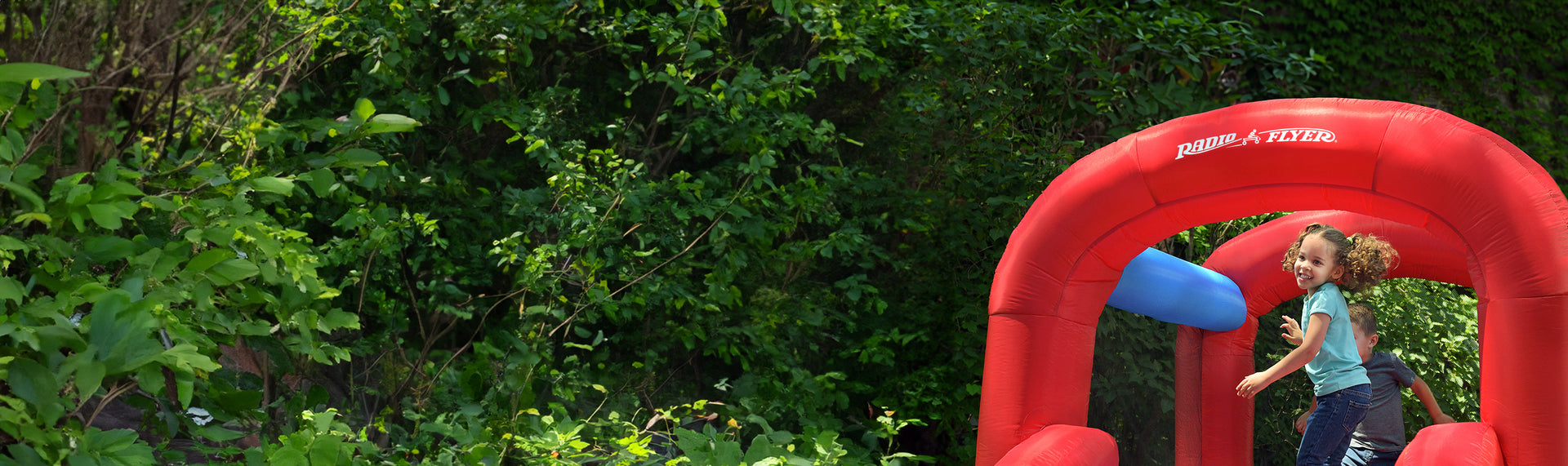 Small Bounce Houses: Inflatable Playhouses | Radio Flyer