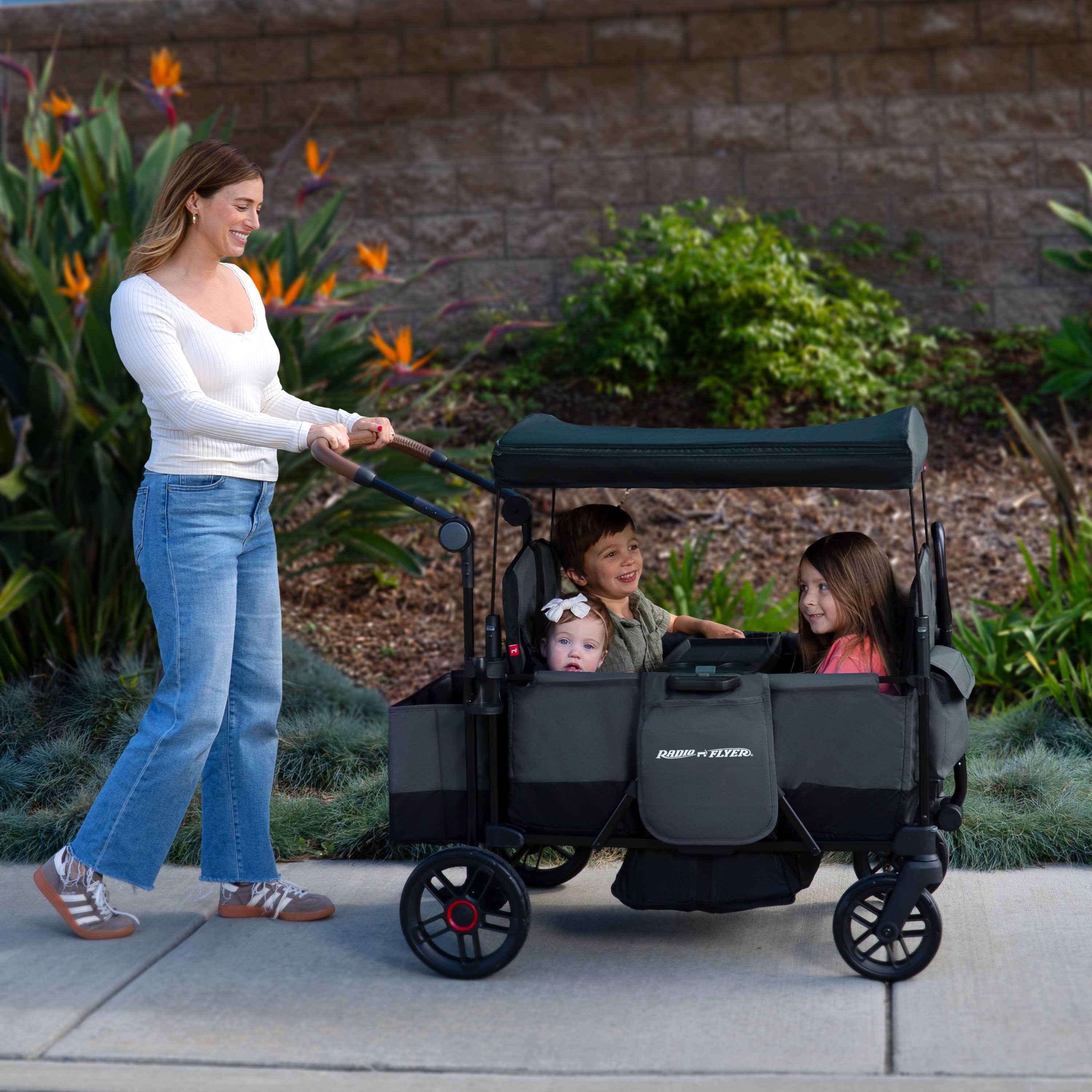 Pathfinder+™ 4-Seat Stroller Wagon | Radio Flyer