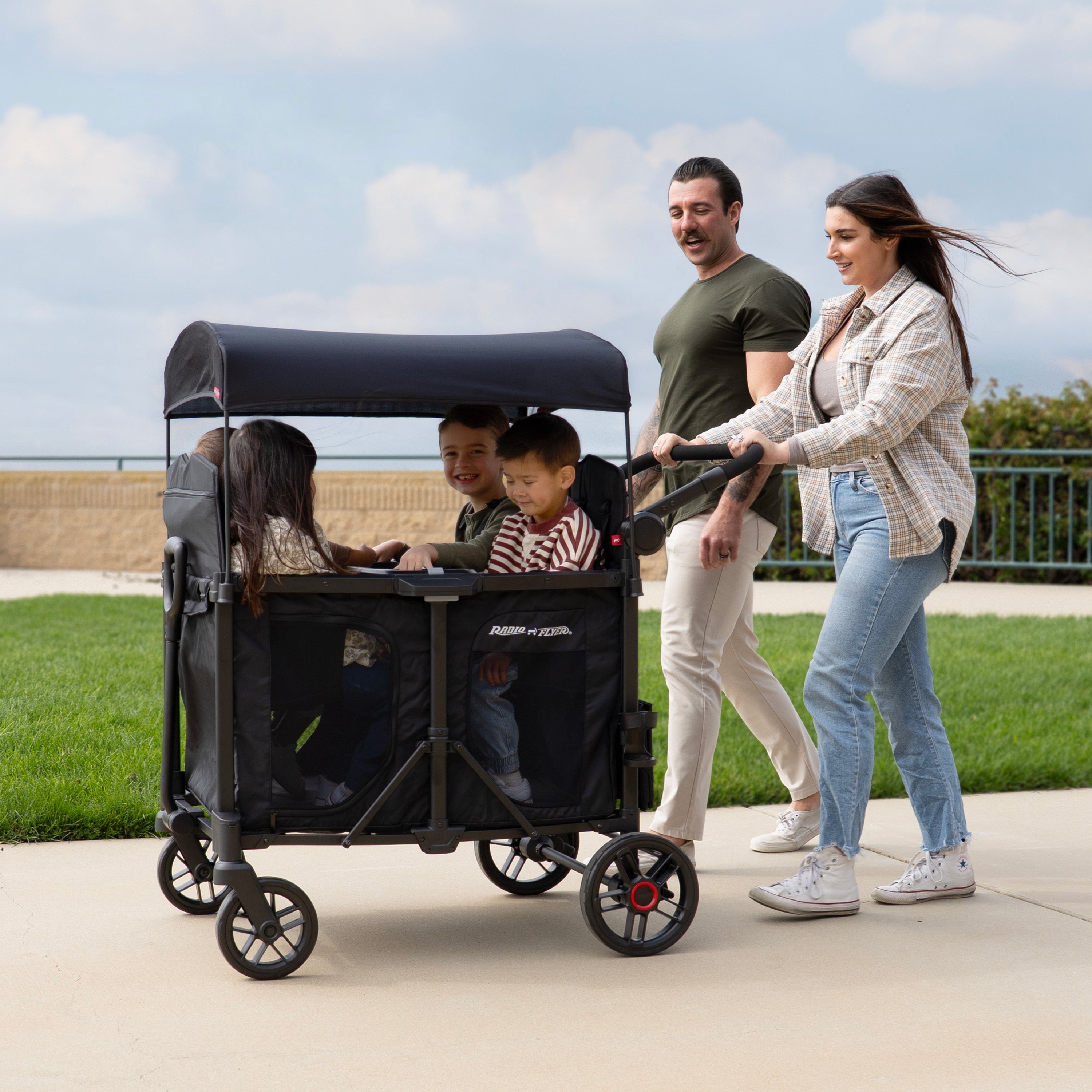 Voya™ 2.0 XT 4-Seat Stroller Wagon – Radio Flyer