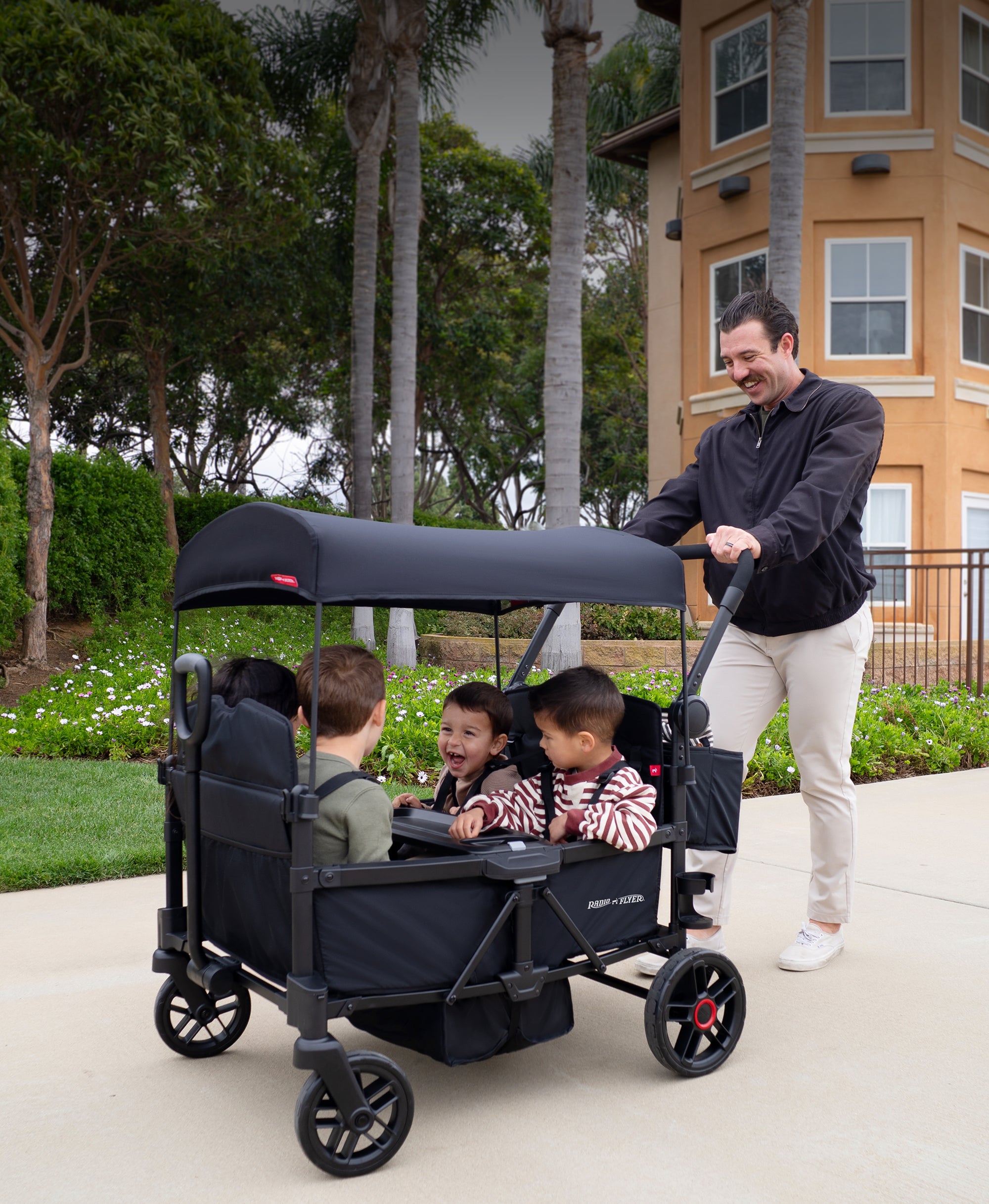 Voya™ 2.0 4-Seat Stroller Wagon – Radio Flyer