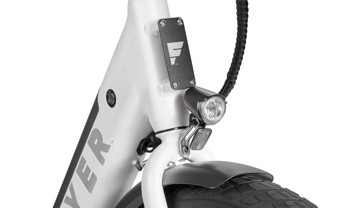 Flyer M880 White Large