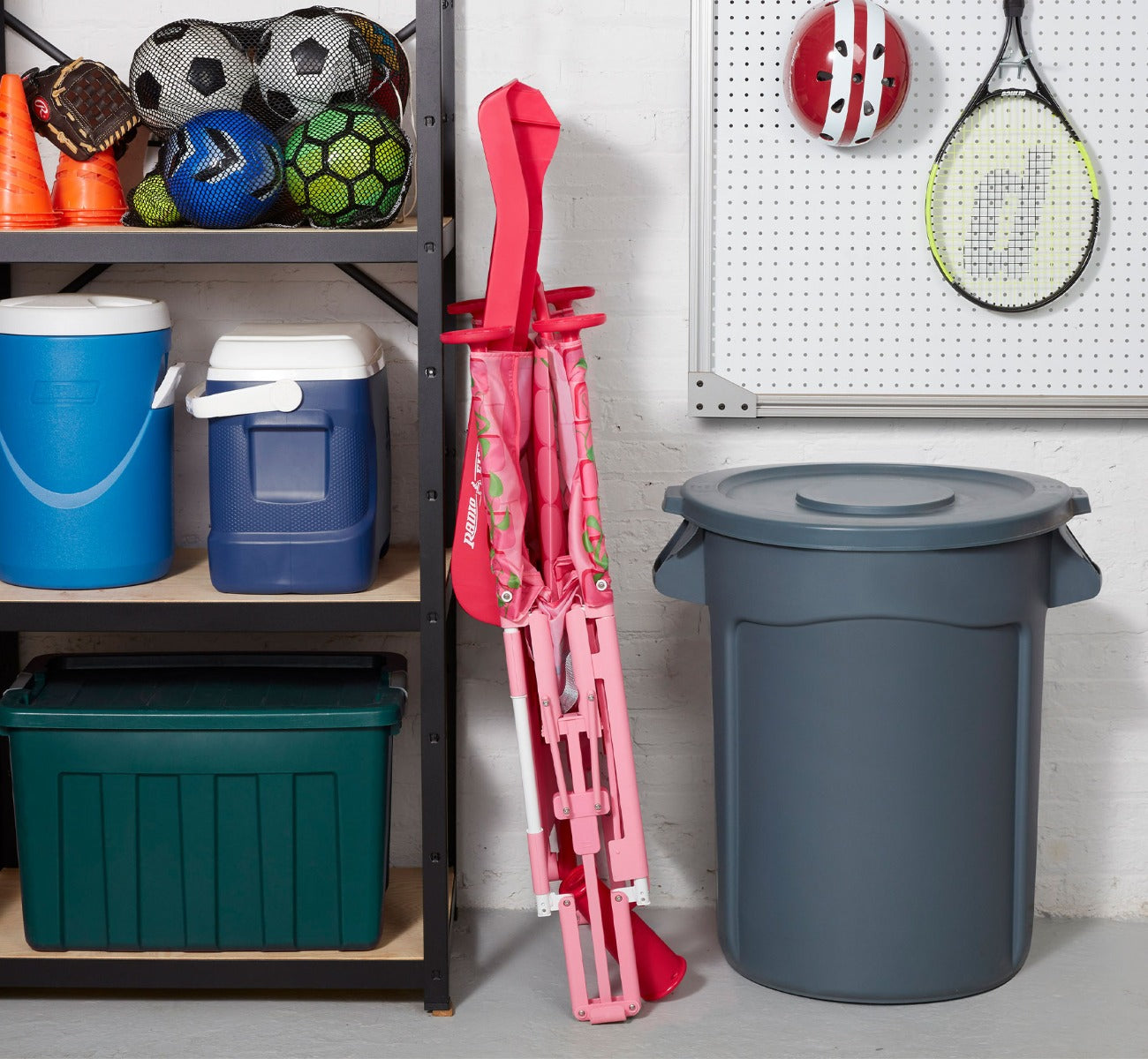 Play & Fold Away Princess Castle | Radio Flyer