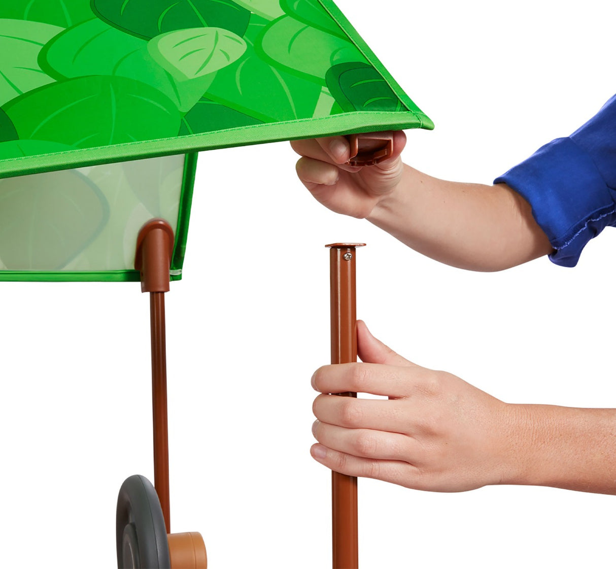 Play & Fold Away Treetop Tower's retraceable canopy poles